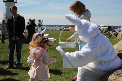 Mattapoisett Lions Club Easter Egg Hunt
Saturday’s Mattapoisett Lions Club Easter Egg Hunt drew a large gathering of families to Ned’s Point on Saturday morning, and some very happy children met the Easter Bunny. Photos by Mick Colageo
