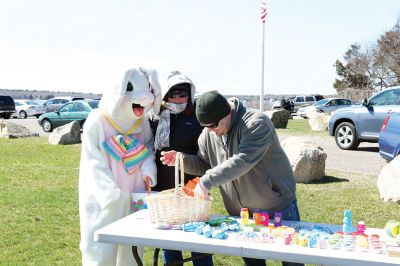 Easter Egg Fun
Saturday was a picture perfect day at Veteran’s Park in Mattapoisett for the Lions Club’s annual Easter egg hunt. Dozens of children made the dash to collect their fair share of Easter candy and enjoyed an afternoon of popping bubbles by the lighthouse with entertainer Vinny Lovegrove. Photos by Colin Veitch
