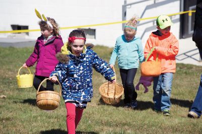 Easter Egg Fun
Saturday was a picture perfect day at Veteran’s Park in Mattapoisett for the Lions Club’s annual Easter egg hunt. Dozens of children made the dash to collect their fair share of Easter candy and enjoyed an afternoon of popping bubbles by the lighthouse with entertainer Vinny Lovegrove. Photos by Colin Veitch
