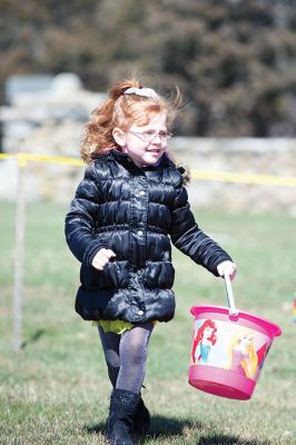 Easter Egg Fun
Saturday was a picture perfect day at Veteran’s Park in Mattapoisett for the Lions Club’s annual Easter egg hunt. Dozens of children made the dash to collect their fair share of Easter candy and enjoyed an afternoon of popping bubbles by the lighthouse with entertainer Vinny Lovegrove. Photos by Colin Veitch
