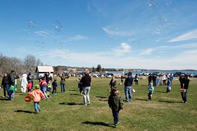 Easter Egg Fun
Saturday was a picture perfect day at Veteran’s Park in Mattapoisett for the Lions Club’s annual Easter egg hunt. Dozens of children made the dash to collect their fair share of Easter candy and enjoyed an afternoon of popping bubbles by the lighthouse with entertainer Vinny Lovegrove. Photos by Colin Veitch
