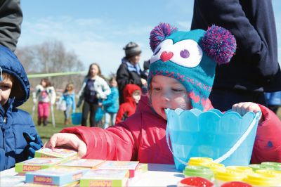 Easter Egg Fun
Saturday was a picture perfect day at Veteran’s Park in Mattapoisett for the Lions Club’s annual Easter egg hunt. Dozens of children made the dash to collect their fair share of Easter candy and enjoyed an afternoon of popping bubbles by the lighthouse with entertainer Vinny Lovegrove. Photos by Colin Veitch
