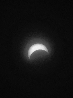 Partial Eclipse, Total Excitement 
The Plumb Library welcomed celestial spectators on Monday for the region’s partial eclipse of the sun, handing out free eclipse glasses. Photos by Glenn C. Silva
