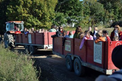 On the Farm
Sippican Elementary Schools Kindergarten class enjoyed a hayride and some fall harvest goodies during a field trip to a local farm in mid-October. Photos courtesy of Sarah Goerges
