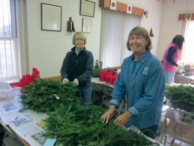 Holiday Wreaths
Members of the Marion Garden Club congregated on November 30, 2010 for a wreath-making workshop. The holiday wreaths were decorated and distributed to club supporters. Photos by Trini Wanig.
