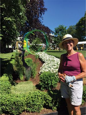 Mattapoisett Woman's Club 
Members of the Mattapoisett Woman's Club (left to right) Barbara Ponzyn, Barbara Van Inwegen, Erin Burlinson, Susan Perkins, Sue Mitchell, and Roxanne Bungert - and below, Elaine Botelho - were volunteers on the front lawn garden installation at Rosecliff in Newport in preparation of the 2017 Newport Flower Show (NFS). Photo courtesy Karen Gardner
