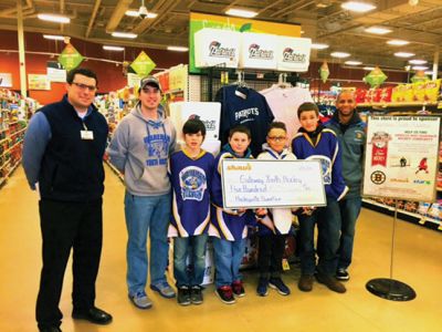 Gateway Youth Hockey 
Thank you to Shaws Supermarkets and it's generous donation of $500 to the Gateway Youth Hockey program. Pictured is Jay Perry, manager of the Wareham Shaws. Coach Travis Riggle, Kaleb Riggle, Robert Maloney, Quirino doCanto III, Seth Tomasik, and Coach Quirino doCanto Jr.
