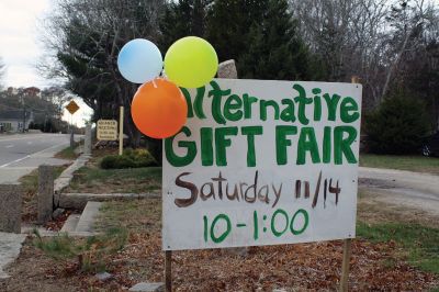 Alternative Gift Fair
The Mattapoisett Friends held its annual Alternative Gift Fair on November 14, offering the public unique and thoughtful ways to give a gift beyond what can be wrapped in a box – in many cases, a gift of life through a charitable donation. Photos by Jean Perry
