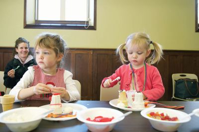 Gingerbread Houses
While others were out bustling on the last Saturday before Christmas, a couple dozen of the littler library patrons enjoyed the day making candy gingerbread houses at the Mattapoisett Free Public Library on Saturday, December 19.
