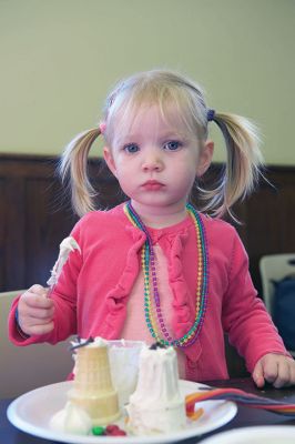 Gingerbread Houses
While others were out bustling on the last Saturday before Christmas, a couple dozen of the littler library patrons enjoyed the day making candy gingerbread houses at the Mattapoisett Free Public Library on Saturday, December 19.
