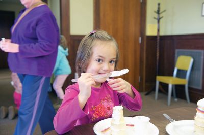 Gingerbread Houses
While others were out bustling on the last Saturday before Christmas, a couple dozen of the littler library patrons enjoyed the day making candy gingerbread houses at the Mattapoisett Free Public Library on Saturday, December 19.
