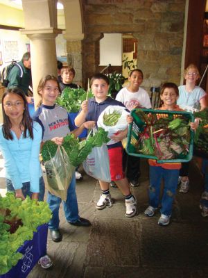 Friend's Garden
On October 9, 2009, the garden at Friends Academy surpassed the 2000-pound of harvested vegetables benchmark, and then some. Harvesting a variety of greens plus sixteen pounds of carrots and eight pounds of winter squash, students bundled up 71.3 pounds of vegetables for their weekly delivery to the Food Pantry at Grace Episcopal Church. 
