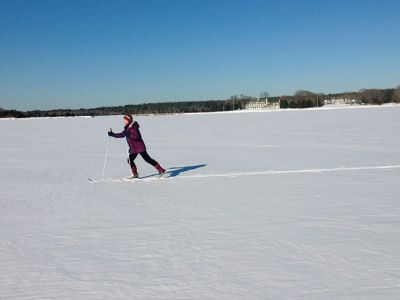 Hammett’s Cove
Cheryl & Jeff Faria spent the last day of February cross country skiing down Hammett’s Cove, out around Ram Island, crossing the Sippican Harbor and returning by the Harbormaster’s office. Photos by Jeff & Cheryl Faria
