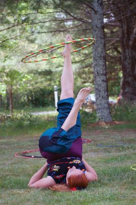 Hula-hoop Performer
Hula-hoop performer Pinto Bella taught kids the benefit of hula-hooping for body and mind and performed superhero-themed tricks on June 20 at Plumb Library. Photos by Colin Veitch
