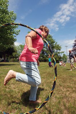 Hula-hoop Performer
Hula-hoop performer Pinto Bella taught kids the benefit of hula-hooping for body and mind and performed superhero-themed tricks on June 20 at Plumb Library. Photos by Colin Veitch
