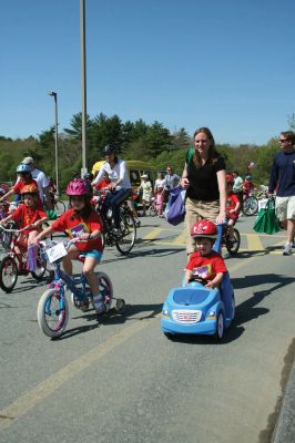 Bikes, Bikes, Bikes!
The Third Annual Pan Mass Challenge Kids Tri-Town Ride attracted several hundred young bicyclist to the ORR campus on Saturday morning, May 16, for a bike rally to help defeat cancer. Proceeds from the event will go to several charities in the state such as the Jimmy Fund and Dana- Farber Cancer Institute to assist in cancer research. The rally was expected to raise more than $15,000. Photo by Robert Chiarito.
