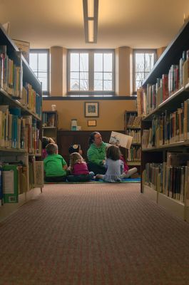 Mattapoisett Free Library
Children flocked to the Mattapoisett Free Library on April 4 for two special events – one to learn about composting with Dr. John Porter and the other where Tricia Weaver taught kids about wind. Photos by Felix Perez
