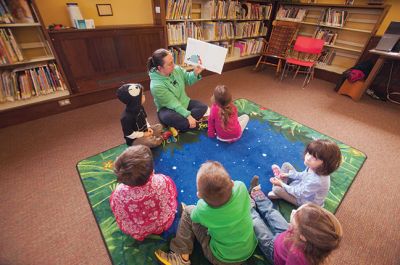 Mattapoisett Free Library
Children flocked to the Mattapoisett Free Library on April 4 for two special events – one to learn about composting with Dr. John Porter and the other where Tricia Weaver taught kids about wind. Photos by Felix Perez
