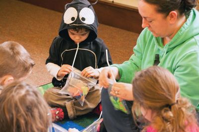 Mattapoisett Free Library
Children flocked to the Mattapoisett Free Library on April 4 for two special events – one to learn about composting with Dr. John Porter and the other where Tricia Weaver taught kids about wind. Photos by Felix Perez
