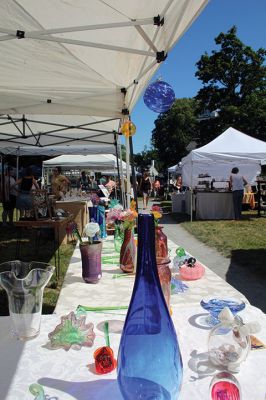 Arts in the Park
The Marion Art Center held its annual Arts in the Park event on Saturday at Bicentennial Park. The jury-vetted assemblage of artisans surrounded the Elizabeth Taber statue and welcomed shoppers for their goods, while attendees also enjoyed goodies from a nearby food truck and live entertainment from the doorsteps of the MAC. Photos by Mick Colageo
