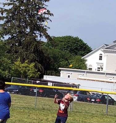 Marion Natural History Museum
The Marion Natural History Museum's afterschool group had a wonderful time setting off their rockets on June 9. Despite the blistering hot weather, the rockets were all successfully launched, and the parachutes deployed (most of the time). The students had built their rockets at home before the program with a YouTube video created by the program's presenter, Mike Cronin. 
