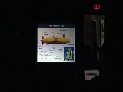 Marion Natural History Museum
On June 7, the Marion Natural History Museum hosted a talk by Dr. Kaeli of Woods Hole Oceanographic Institute (WHOI) on the challenges and eventual triumph of finding a 300+ year old shipwreck. Kaeli described the science behind the underwater robot – REMUS (Remote Environmental Monitoring UnitS) – and how it helped WHOI scientists discover the "holy grail" of shipwrecks, the San Jose. Photos courtesy Elizabeth Leidhold
