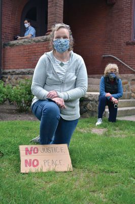 Kneel for Nine
A peaceful crowd gathered on the lawn of the Marion Music Hall on June 2 to kneel in solidarity for nine minutes calling for justice for the death of George Floyd and accountability for police brutality. Marion Police Chief John Garcia dressed in his police uniform was among the roughly 200 kneeling on the grass that afternoon. Photos by Jean Perry
