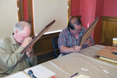 Antique Show
The Sippican Historical Society hosted a fundraiser heirloom discovery/antiques appraisal at the Marion Music Hall on June 27. Featured appraisers Frank McNamee and Jim Gahan examined a number of pieces of art, jewelry, and artifacts throughout the morning. Photos by Colin Veitch
