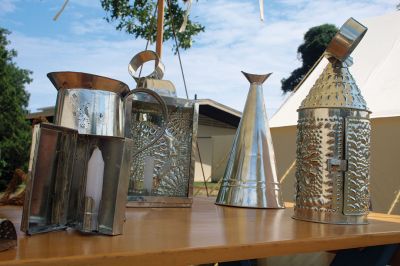Silvershell Encampment
History was once again alive on Sunday, August 12, for the 2018 Silvershell Encampment in Marion. Participants setting up camp represented Fairhaven and its surrounding towns, as well as Wareham, Rehoboth, Yarmouth, and Rhode Island. Photos by Jean Perry

