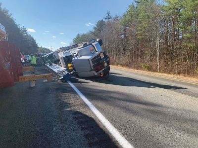 Highway Crash
A utility truck carrying a crane broke down on December 1 on Route 195 in Mattapoisett and then fell sideways, temporarily closing the North Street exit ramp and all eastbound traffic between Mattapoisett and Marion. The backup extended to the Route 240 exit in Fairhaven, according to information posted on Facebook by the Mattapoisett Fire Department/EMS. Photos courtesy of Mattapoisett Fire Department/EMS
