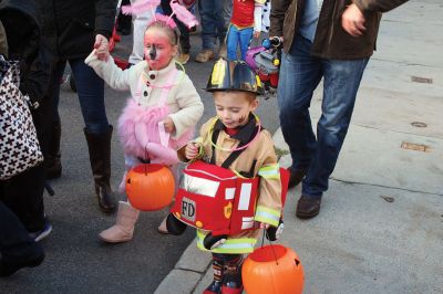 Marion Art Center Halloween Parade 
It looked as though nearly a thousand people came out for the Marion Art Center Halloween Parade on Monday, October 31. The event gets bigger and better every year, it seems, judging by the number of people and the degree of creativity when it comes to the costumes. Photos by Jean Perry
