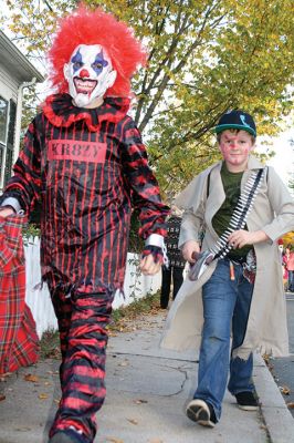 Marion Art Center Halloween Parade 
It looked as though nearly a thousand people came out for the Marion Art Center Halloween Parade on Monday, October 31. The event gets bigger and better every year, it seems, judging by the number of people and the degree of creativity when it comes to the costumes. Photos by Jean Perry
