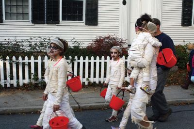 Marion Art Center Halloween Parade 
It looked as though nearly a thousand people came out for the Marion Art Center Halloween Parade on Monday, October 31. The event gets bigger and better every year, it seems, judging by the number of people and the degree of creativity when it comes to the costumes. Photos by Jean Perry
