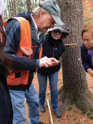 Massachusetts Bureau of Forestry
James Rassman, Southeast District service forester from the Massachusetts Bureau of Forestry, spoke on tree identification in winter months during his February 15 trip to Washburn Park. While ranked third in the nation in population density, Massachusetts is the nation’s eighth, most-heavily forested state. Rassman’s visit was sponsored by the Marion Museum of Natural History. Photos by Marilou Newell
