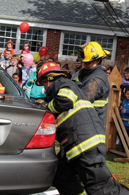  Mattapoisett Fire Department Open House
The Mattapoisett Fire Department Open House attracted scores of families on Saturday, October 12, with free food, fun, and fire demonstrations that captured the children’s attention while reinforcing the importance of fire safety. Photos by Jean Perry
