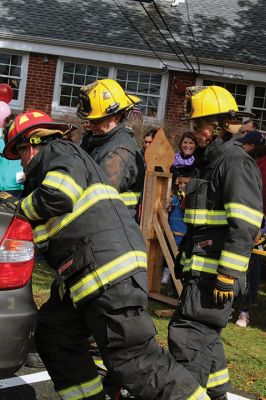  Mattapoisett Fire Department Open House
The Mattapoisett Fire Department Open House attracted scores of families on Saturday, October 12, with free food, fun, and fire demonstrations that captured the children’s attention while reinforcing the importance of fire safety. Photos by Jean Perry
