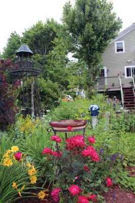 Mattapoisett Woman's Club Garden Tour
The Mattapoisett Woman's Club Garden Tour covered properties on both sides of Route 6 including homes in the village area and two addresses at the Bay Club on June 24. Photos by Mick Colageo
