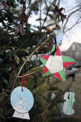 Tree Lighting in Shipyard Park
Mattapoisett held its annual tree lighting at Shipyard Park on Saturday, December 8, treating hundreds to an afternoon of festivities that included live Christmas music, free food courtesy of local restaurants, time to chill with Santa, and, of course, the excitement of the town’s tree lit up for the first time. Photos by Jean Perry
