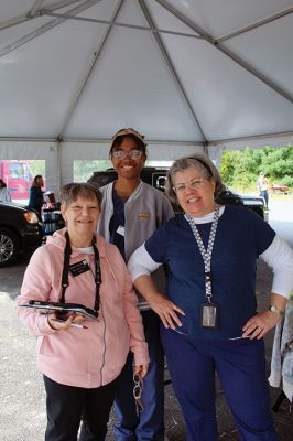 Flu Vaccination Clinic
The Marion Board of Health and the Council on Aging worked together to hold a flu vaccination clinic on September 28 outside the Cushing Community Center. Approximately 150 people preregistered for the drive-through clinic that was supported by UMass Dartmouth nursing students. Photos by Mick Colageo
