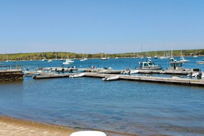Marion’s new Maritime Center
Lieutenant Governor Kim Driscoll visited Island Wharf on May 22 to see the ongoing construction of the Marion’s new Maritime Center that will serve as the new Harbormaster headquarters. Photos by Jared Melanson
