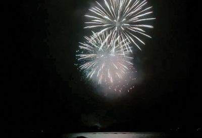 Marion Fireworks
Thanks to the ahead-of-schedule success of the Fireworks Committee, the Town of Marion held its fireworks display for the first time since 2019. Photos by Ryan Feeney
