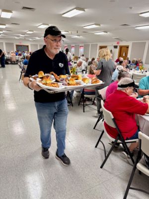 Marion Social Club Senior Chicken Bake 
The Marion Social Club Senior Chicken Bake on Sunday August 17. Photo by Robert Pina
