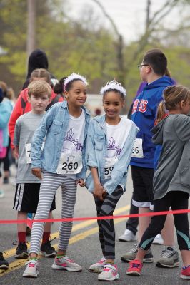 Women’s Fund Tiara 5K
The rain held off on Sunday, May 8, for the Women’s Fund Tiara 5K, now in its 10th year. The annual Mother’s Day event draws hundreds to the starting line at Oxford Creamery, through the village of Mattapoisett, and back to Oxford Creamery for the finish. Photos by Colin Veitch
