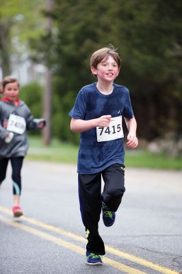 Women’s Fund Tiara 5K
The rain held off on Sunday, May 8, for the Women’s Fund Tiara 5K, now in its 10th year. The annual Mother’s Day event draws hundreds to the starting line at Oxford Creamery, through the village of Mattapoisett, and back to Oxford Creamery for the finish. Photos by Colin Veitch
