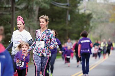 Women’s Fund Tiara 5K
The rain held off on Sunday, May 8, for the Women’s Fund Tiara 5K, now in its 10th year. The annual Mother’s Day event draws hundreds to the starting line at Oxford Creamery, through the village of Mattapoisett, and back to Oxford Creamery for the finish. Photos by Colin Veitch
