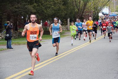 Women’s Fund Tiara 5K
The rain held off on Sunday, May 8, for the Women’s Fund Tiara 5K, now in its 10th year. The annual Mother’s Day event draws hundreds to the starting line at Oxford Creamery, through the village of Mattapoisett, and back to Oxford Creamery for the finish. Photos by Colin Veitch
