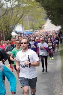 Women’s Fund Tiara 5K
The rain held off on Sunday, May 8, for the Women’s Fund Tiara 5K, now in its 10th year. The annual Mother’s Day event draws hundreds to the starting line at Oxford Creamery, through the village of Mattapoisett, and back to Oxford Creamery for the finish. Photos by Colin Veitch
