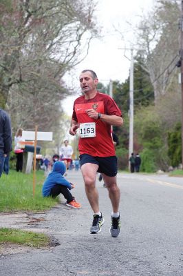 Women’s Fund Tiara 5K
The rain held off on Sunday, May 8, for the Women’s Fund Tiara 5K, now in its 10th year. The annual Mother’s Day event draws hundreds to the starting line at Oxford Creamery, through the village of Mattapoisett, and back to Oxford Creamery for the finish. Photos by Colin Veitch
