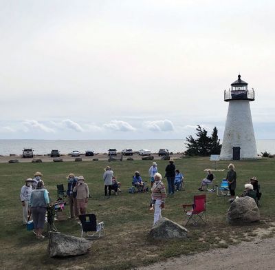 Mattapoisett Women’s Club 
The Mattapoisett Women’s Club held an outdoors BYO lunch at Ned’s Point last week. Photos by Jennifer Shepley
