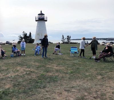 Mattapoisett Women’s Club 
The Mattapoisett Women’s Club held an outdoors BYO lunch at Ned’s Point last week. Photos by Jennifer Shepley
